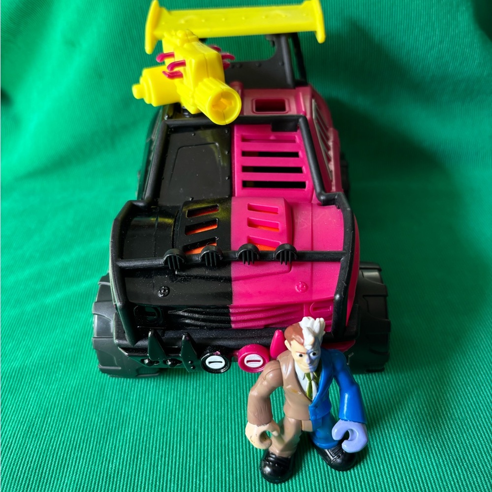Imaginext Streets Gotham City Two Face Figure Car Vehicle SUV